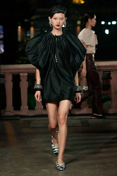 Look 18